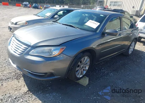 2012 Chrysler 200 Touring z USA, uszkodzony, nr VIN 1C3CCBBB6CN166646
